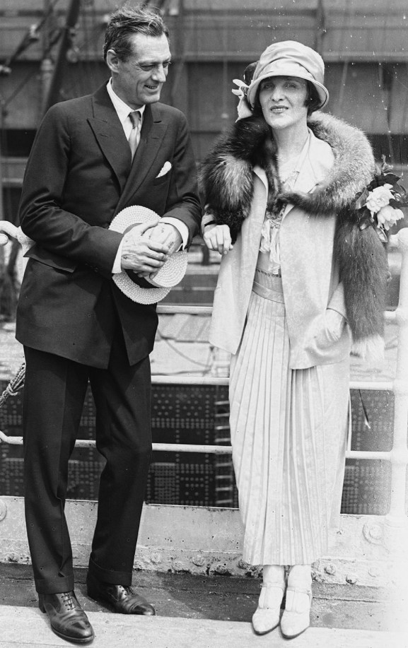 Актори Лайонел Беррімор та Ірен Фенвік, 1920-ті роки.  одяг
