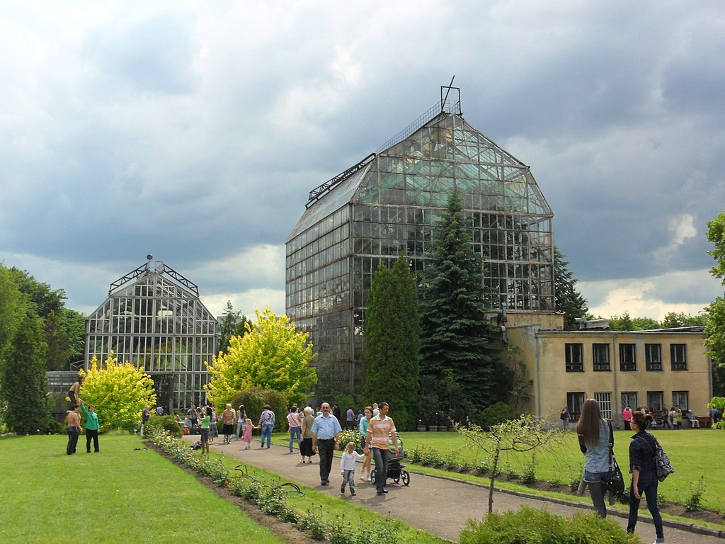 Оранжерейний комплекс на території ботанічного саду Львівського університету, 2013 рік
