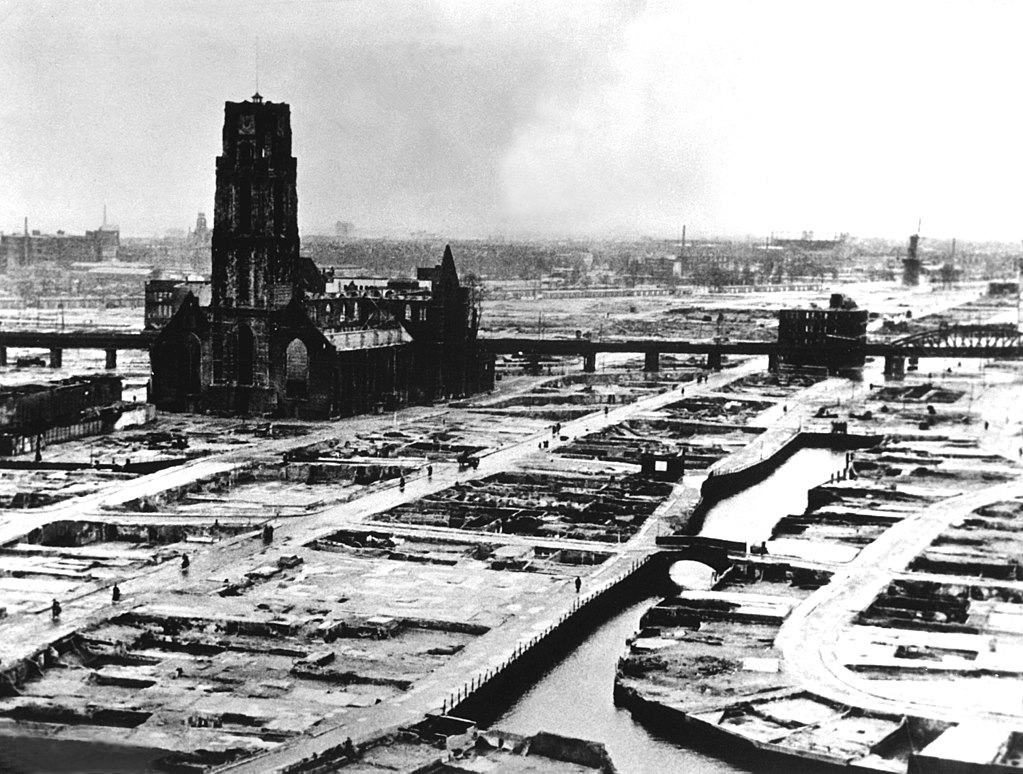Центр Роттердама після німецьких бомбардувань, 1940 рік
