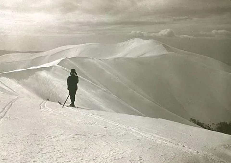 Мар’ян Смолюховський на лижах на Боржаві