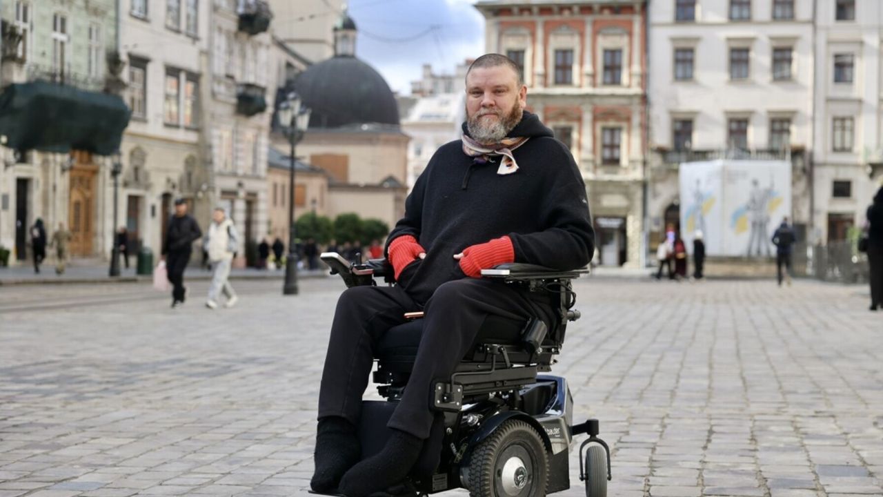 Ісландський бізнесмен Гаральдур Торлейфссон перевірив доступність Львова