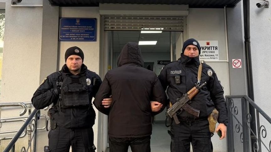 Напад на військового ТЦК на Львівщині: чоловік вдарив службовця кухонним молотком