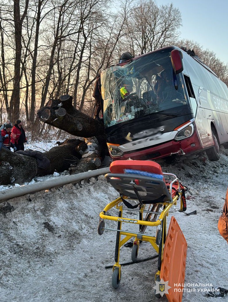 ДТП на Львівщині: автобус Setra Відень-Київ потрапив в аварію