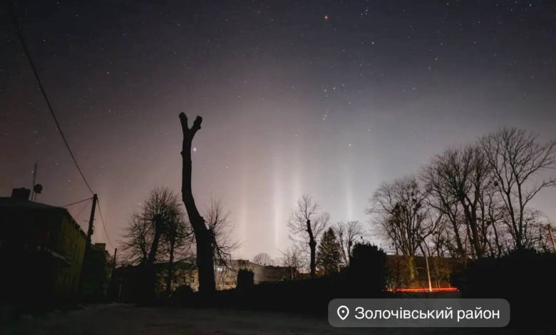 Світлові стовпи над Львівщиною: рідкісне атмосферне явище